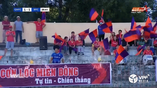 Quảng Nam - Becamex Bình Dương 1-2: Quốc Chí mở màn, Tiến Linh, Gustavo tỏa sáng giành 3 điểm