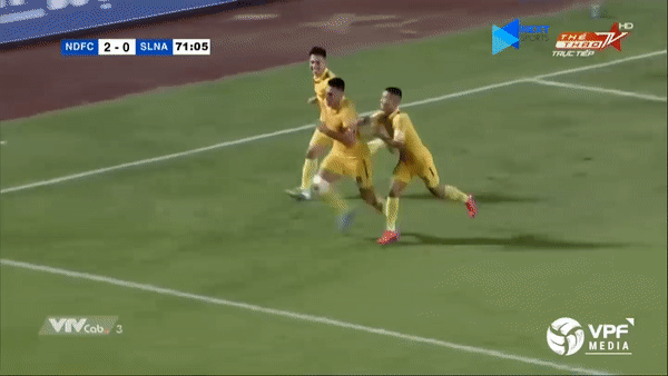 Nam Định - SLNA 3-0: Tony Agbaji khai màn, Đỗ Merlo xuất thần, HLV Nguyễn Văn Sỹ mở hội