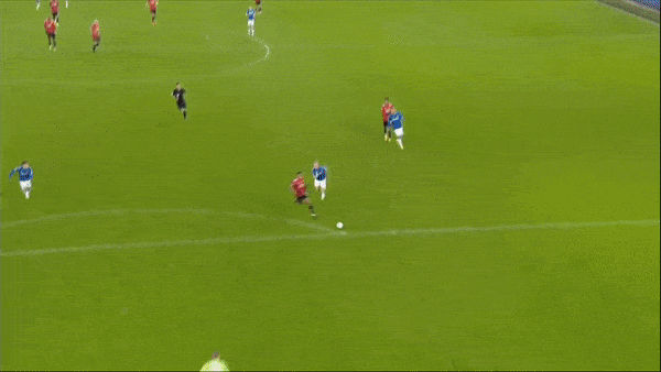 Everton - Man United 0-2: Cavani, Martial tỏa sáng phút cuối trận, hiên ngang giành vé bán kết League Cup