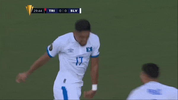 Trinidad Tobago - El Salvador 0-2: Jairo Henriquez, Walmer Martinez chốt hạ chiến thắng thứ 2, El Salvador tạm dẫn đầu bảng A