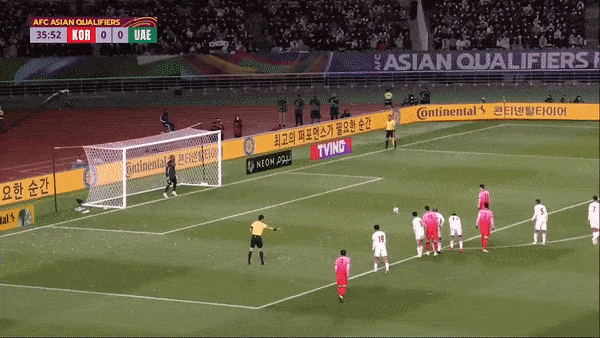 Hàn Quốc vs UAE 1-0: Son Heung Min kém duyên ghi bàn, Hwang Hee Chan lập công trên chấm penalty, Hàn Quốc tạm xếp nhì bảng A