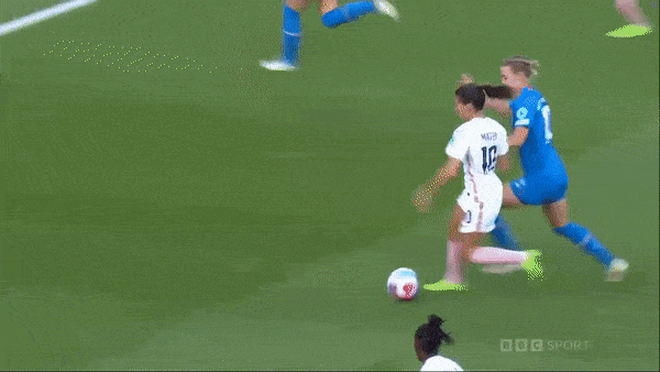 Nữ Iceland vs Nữ Pháp 1-1: Melvine Malard tỉa bóng chớp nhoáng sớm mở bàn, Dagny Brynjarsdottir gỡ hòa trên chấm penalty, Nữ Pháp gặp Nữ Hà Lan ở tứ kết 