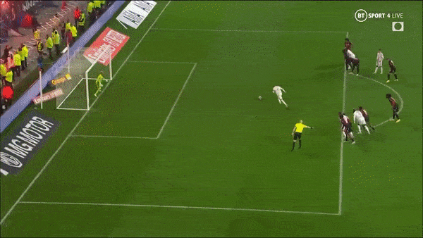 Lyon vs Nice 1-1: Nicolas Pepe mở bàn trên chấm penalty, Alexandre Lacazette cũng kịp chia điểm trên chấm penalty