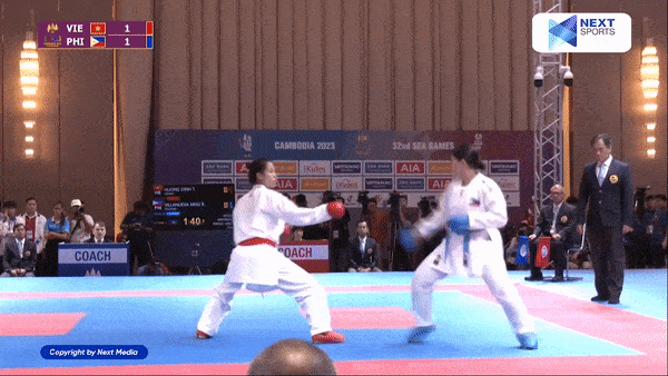 HCV Kumite nữ bộ môn Karate (dưới 68kg): Đinh Thị Hương đánh bại võ sĩ Philippines