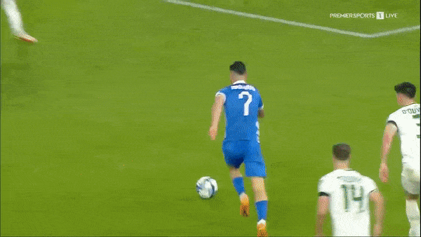 Hy Lạp vs Ireland 2-1: Bakasetas mở bàn trên chấm penalty, Nathan Collins gỡ hòa, Giorgos Masouras tỏa sáng, Doherty nhận thẻ đỏ