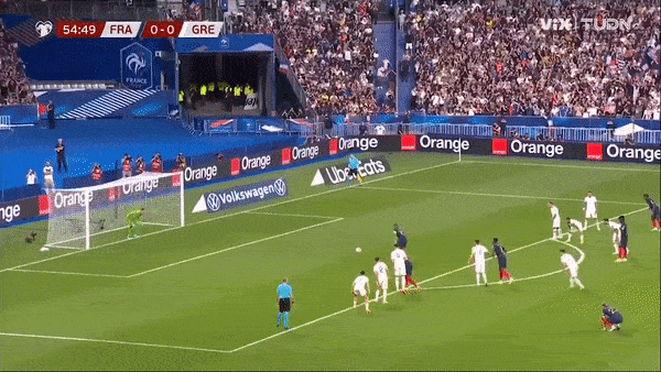 Pháp vs Hy Lạp 1-0: Mbappe hạ thủ thành Vlachodimos ghi bàn duy nhất trên chấm penalty, Mavropanos nhận thẻ đỏ
