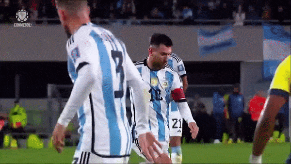 Argentina vs Ecuador 1-0: Giằng co kịch tính, đẳng cấp Messi lên tiếng, Argentina thắng trận khai màn