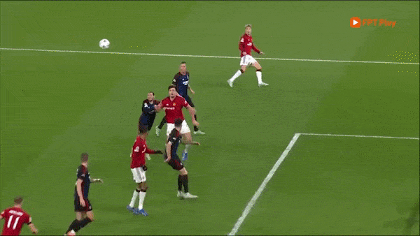 Man United vs Copenhagen 1-0: Harry Maguire đánh đầu tỏa sáng, Larsson không thắng Onana trên chấm penalty 