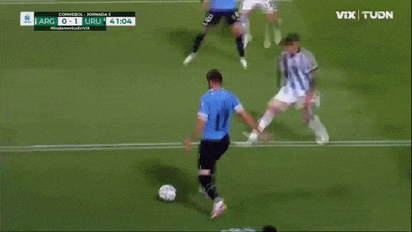 Argentina vs Uruguay 0-2: Gonzalez, Alvarez bất lực, Messi tịt ngòi, Ronald Araujo, Nunez hạ gục ĐKVĐ World Cup