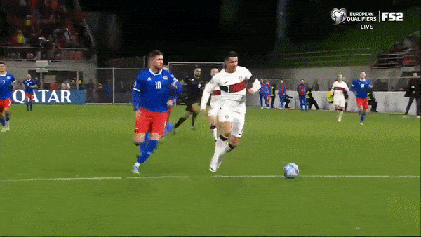 Liechtenstein vs Bồ Đào Nha 0-2: Nhạc trưởng Ronaldo khởi xướng, Cancelo đáp lời, CR7 củng cố ngôi nhất bảng J