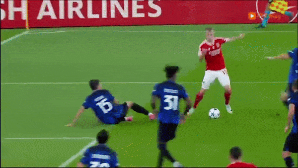 Benfica vs Inter Milan 3-3: Mario xuất thần cú hatrrick, Arnautovic, Frattesi, Sanchez ngược dòng chia điểm, Antonio Silva bị thẻ đỏ