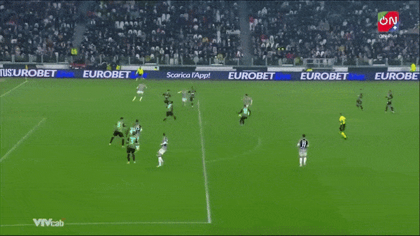Juventus vs Sassuolo 3-0: Vlahovic chói sáng cú đúp bàn thắng, Chiesa góp công chiến thắng, Juve bám đuổi Inter