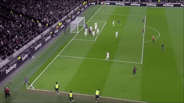 Tottenham vs Man City 0-1: Nathan Ake chớp thời cơ đệm bóng cận thành ghi bàn duy nhất, giành vé đi tiếp vòng 5 FA Cup