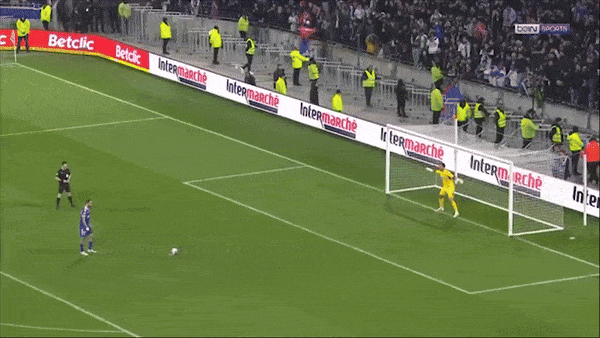 Lyon vs Strasbourg 0-0 (pen 4-3): Bất phân thắng bại, Lucas Perrin, Thomas Delaine hỏng penalty, Lyon giành vé bán kết Coupe de France đầu tiên