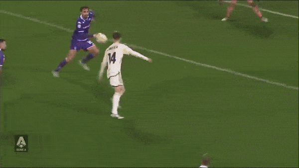 Fiorentina vs AS Roma 2-2: Ranieri mở bàn, Aouar gỡ hòa, Mandragora lập công, Diego Llorente kịp tỏa sáng sắm vai người hùng cứu thua