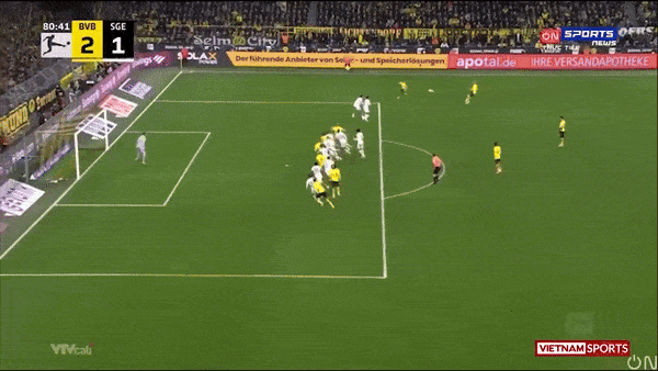 Borussia Dortmund vs Frankfurt 3-1: Gotze mở bàn, Adeyemi gỡ hòa, Hummels lập công, Emre Can chốt hạ trên chấm penalty