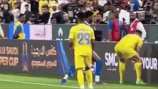 Sao Ronaldo nóng nẩy nhận thẻ đỏ, Al Nassr vuột vé vào chung kết Siêu cúp Saudi