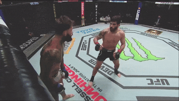 Những pha knockout trong phút cuối cùng ở đấu trường UFC