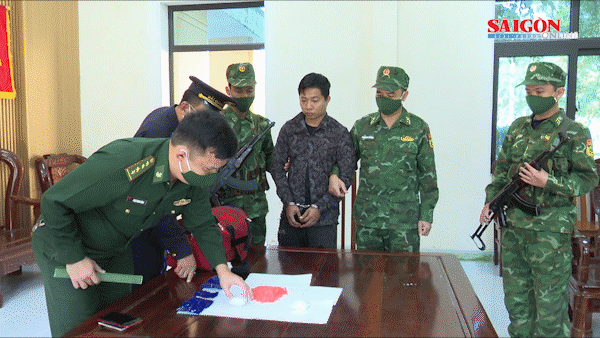 Bắt giữ đối tượng vận chuyển số lượng lớn ma túy từ Lào về Việt Nam