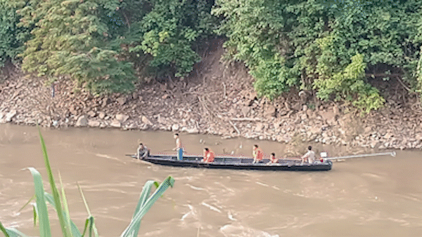 Vượt sông lấy củi lúc thủy điện vận hành, một phụ nữ bị cuốn trôi