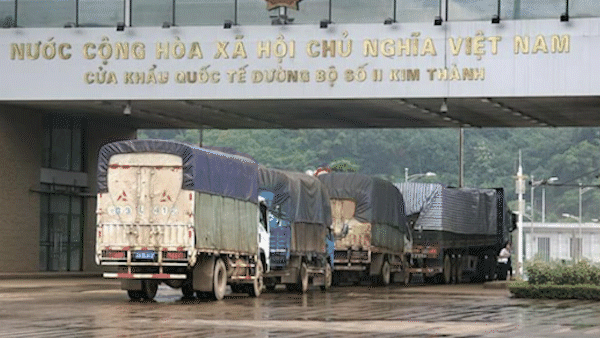 Cửa khẩu tại Lào Cai vẫn hoạt động xuyên tết