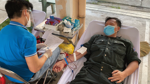 Công an TPHCM tham gia hiến máu tình nguyện, cùng thành phố vượt qua đại dịch