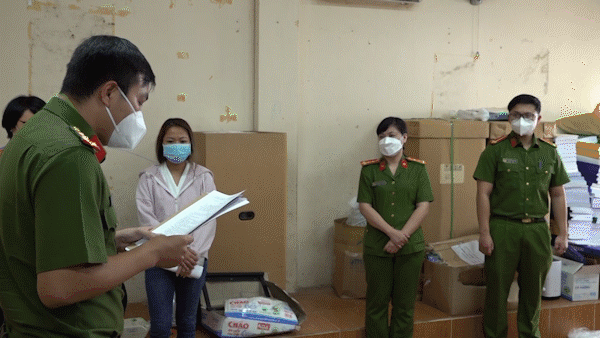 Vụ Bệnh viện Thủ Đức mua kit test Công ty Việt Á: Công an TPHCM khởi tố 2 người