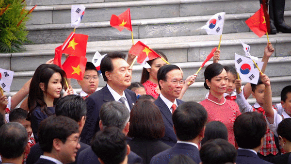 Tổng thống Hàn Quốc Yoon Suk Yeol bắt đầu chuyến thăm Việt Nam