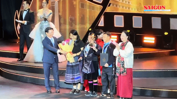 LHP Việt Nam lần thứ 23: "Tro tàn rực rỡ" càn quét giải thưởng, "Đất rừng phương Nam" ngậm ngùi tay trắng
