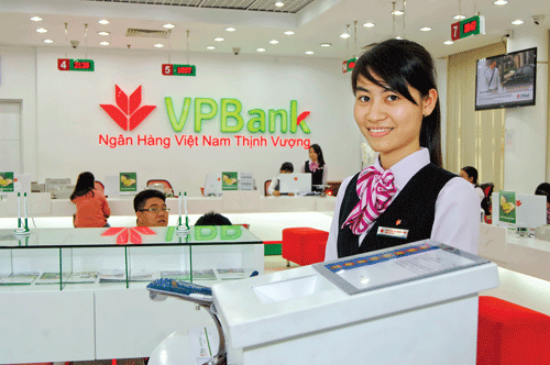 VPBank đang định hướng trở thành 1 trong 3 NH bán lẻ hàng đầu vào năm 2017. Ảnh: LONG THANH VPBank đang định hướng trở thành 1 trong 3 NH bán lẻ hàng đầu vào năm 2017. Ảnh: LONG THANH