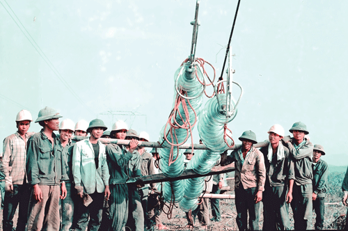 Đường dây 500kV Bắc Nam - Kỳ tích thế kỷ 20 ảnh 5 Đường dây 500kV Bắc Nam - Kỳ tích thế kỷ 20 ảnh 5