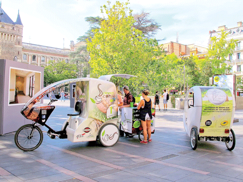 Một góc Toulouse nằm bên bờ sông Garonne. Quán hàng di động. Quảng trường Capitol, kiến trúc với gạch hồng đặc trưng xây từ thế kỷ 16, nơi không du khách nào bỏ lỡ cơ hội tham quan. Thư giãn dưới nắng thu. Một khu phố với kiến trúc đặc trưng Toulouse. Cầu mới (Pont-Neuf), địa danh lịch sử nối 2 bờ Thành phố Hồng. Tượng cổ tại bảo tàng Bemberg và ngoài công viên. Một góc Toulouse nằm bên bờ sông Garonne. Quán hàng di động. Quảng trường Capitol, kiến trúc với gạch hồng đặc trưng xây từ thế kỷ 16, nơi không du khách nào bỏ lỡ cơ hội tham quan. Thư giãn dưới nắng thu. Một khu phố với kiến trúc đặc trưng Toulouse. Cầu mới (Pont-Neuf), địa danh lịch sử nối 2 bờ Thành phố Hồng. Tượng cổ tại bảo tàng Bemberg và ngoài công viên.