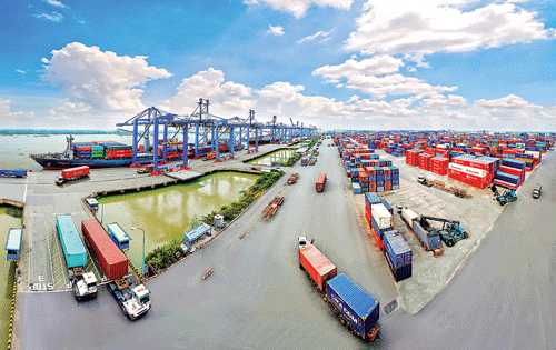 Cảng Cát Lái, TPHCM.