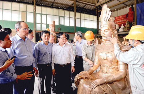 Khảo sát cơ sở đúc đồng tại huyện Ý Yên, Nam Định. Khảo sát cơ sở đúc đồng tại huyện Ý Yên, Nam Định.