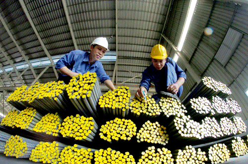 Cái khó vẫn bủa vây nhiều DN dù luật mới đã có hiệu lực. Ảnh: LONG THANH Cái khó vẫn bủa vây nhiều DN dù luật mới đã có hiệu lực. Ảnh: LONG THANH