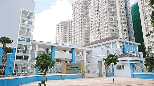 Trường học nằm ngay trong dự án giúp phụ huynh không cần mất thời gian đưa đón (Trong ảnh: Trường Tiểu học Nguyễn Văn Luông). Trường học nằm ngay trong dự án giúp phụ huynh không cần mất thời gian đưa đón (Trong ảnh: Trường Tiểu học Nguyễn Văn Luông).
