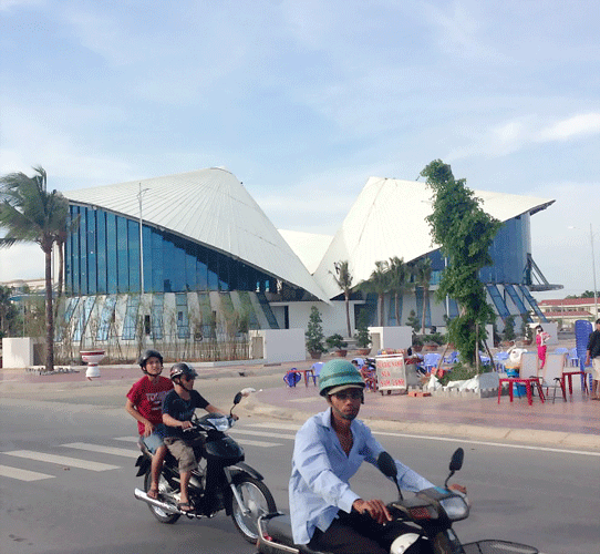 Tỉnh nghèo thích “hoành tráng” ảnh 2 Tỉnh nghèo thích “hoành tráng” ảnh 2