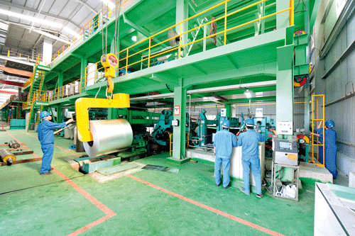 Dây chuyền sản xuất tôn Đông Á.