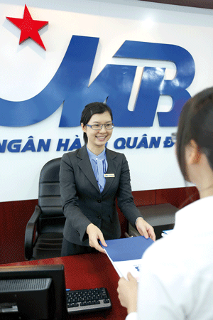 MB hướng đến mục tiêu trở thành ngân hàng đô thị hiện đại, đa chức năng. Ảnh: LÃ ANH MB hướng đến mục tiêu trở thành ngân hàng đô thị hiện đại, đa chức năng. Ảnh: LÃ ANH