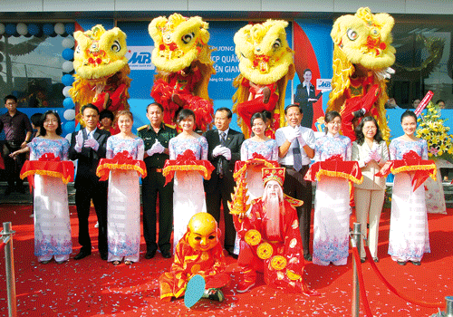 Lễ cắt băng khai trương MB Kiên Giang ngày 23-2.