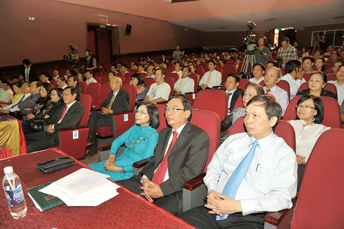 Các đại biểu tham dự lễ trao giải cuộc thi PS-KS "Doanh nhân - Bản lĩnh và cống hiến". Ảnh: VIỆT DŨNG Các đại biểu tham dự lễ trao giải cuộc thi PS-KS "Doanh nhân - Bản lĩnh và cống hiến". Ảnh: VIỆT DŨNG