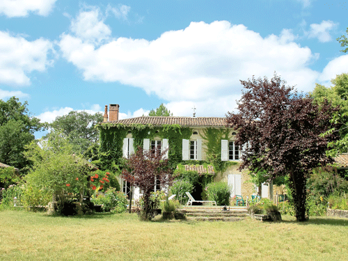 Cầu Millau nhìn lên từ thung lũng. Một góc phố với kiến trúc cổ kính. Thị tứ vùng quê yên bình. Cây cổ thụ được bảo tồn trên đường phố. Nhà cổ phương Nam. Phút thư giãn của khách lãng du. Một điểm bán hàng lưu động. Bán hàng ăn ngoài trời phục vụ khách du lịch sinh thái.