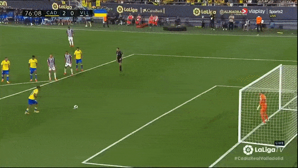 Cadiz vs Valladolid 2-0: Theo Bongonda xuất thần lập cú đúp từ chấm penalty, Martin Hongla phải nhận thẻ đỏ