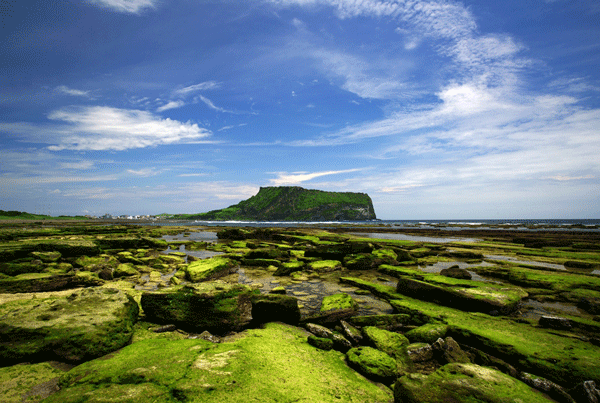  Núi Seongsan Ilchulbong, đảo Jeju. Ảnh: KTO