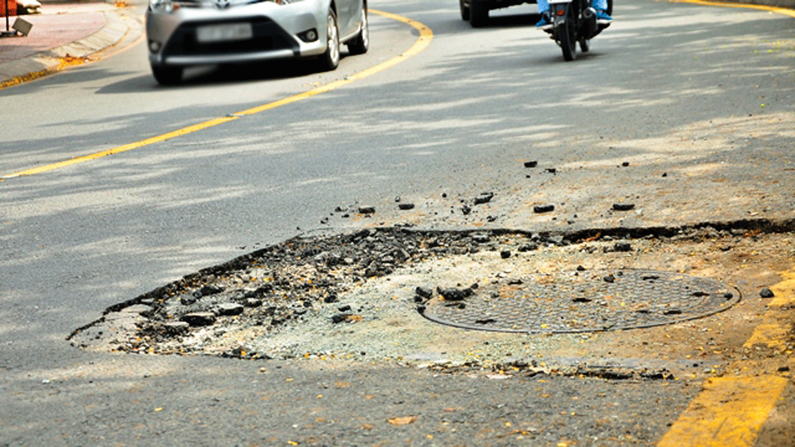 2 vụ nổ trên đường Trường Sa, nhiều người hốt hoảng tháo chạy ảnh 2 2 vụ nổ trên đường Trường Sa, nhiều người hốt hoảng tháo chạy ảnh 2