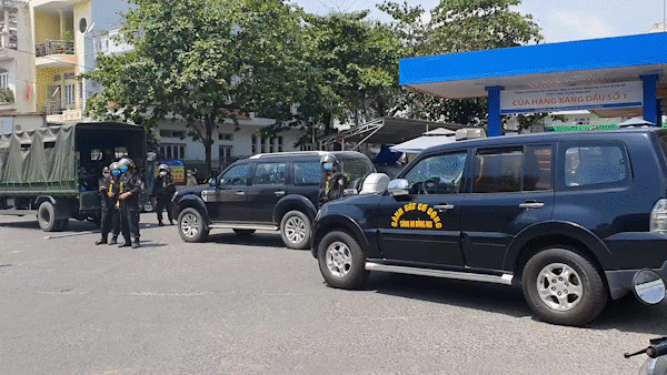 Police raid fuel station in HCMC