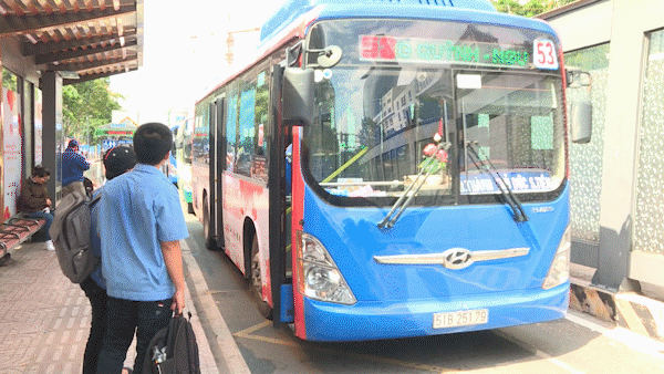  HCMC specifies bus schedule, restricted routes during lockdown