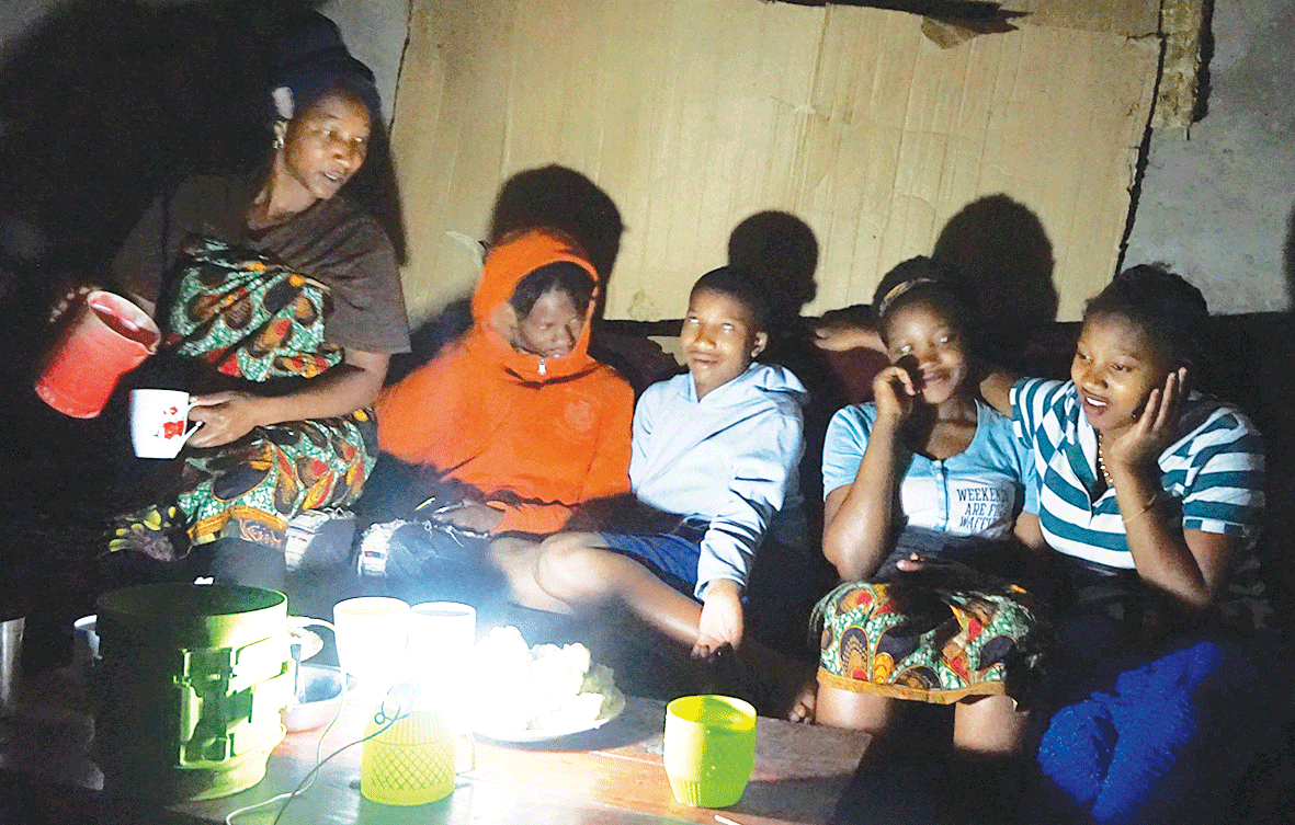 hiLyte hy vọng thắp sáng nông thôn châu Phi