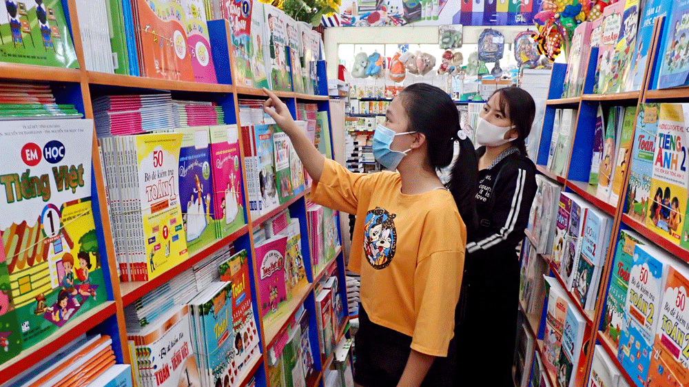 Mua sắm đầu năm học: Nhiều giải pháp hỗ trợ học sinh