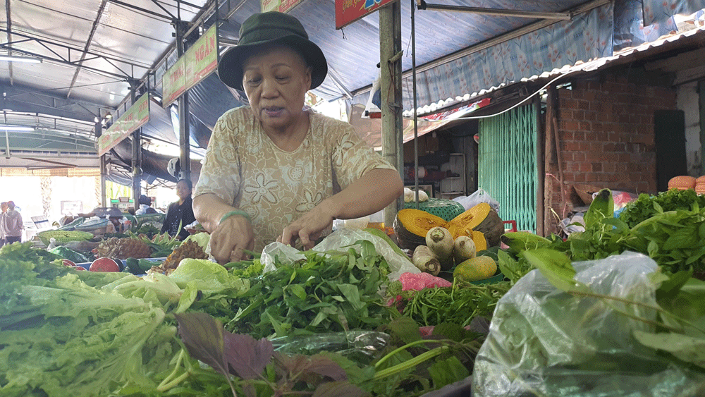 Rau xanh tăng giá mạnh